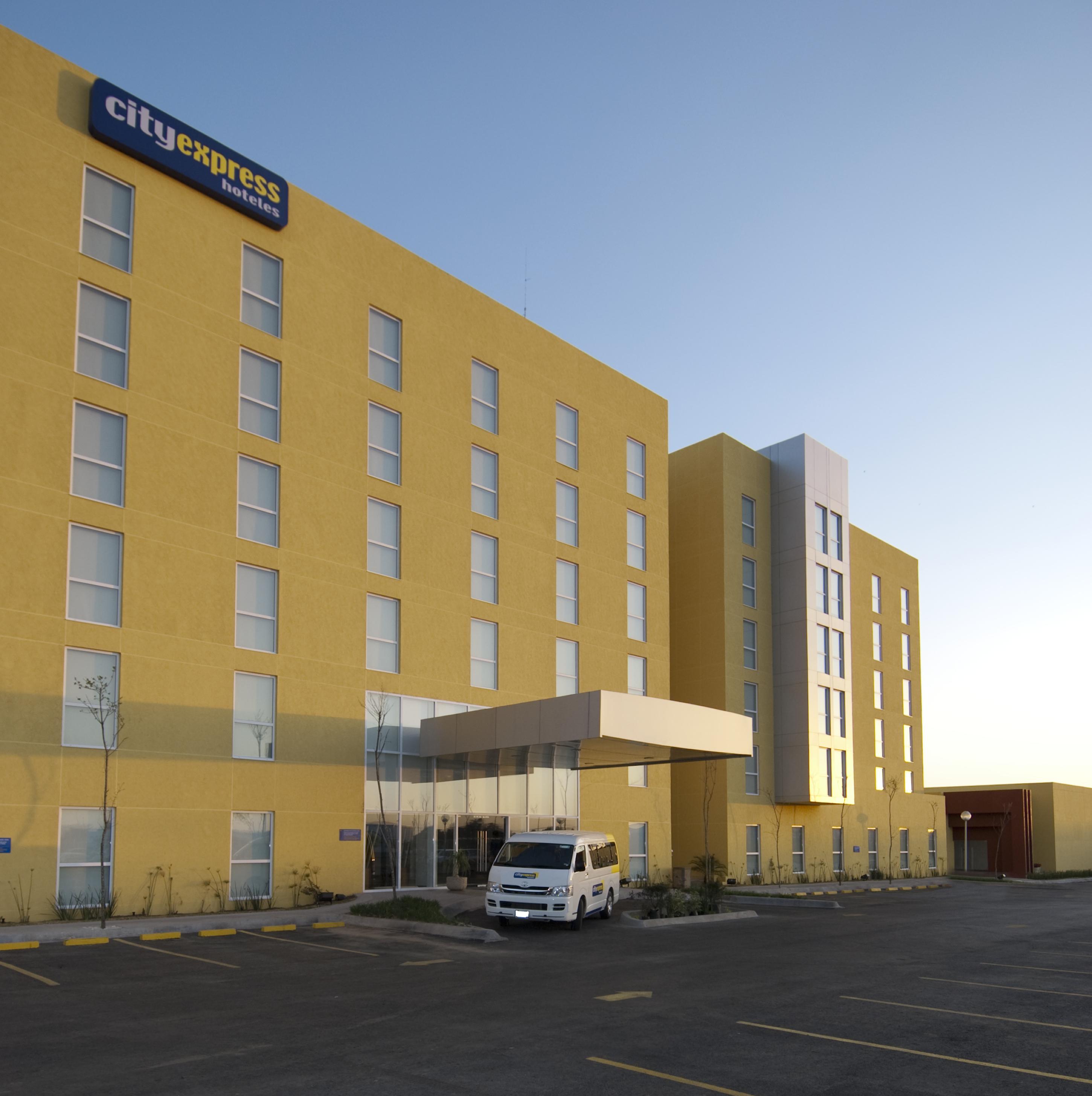 City Express By Marriott Aguascalientes Sur Esterno foto
